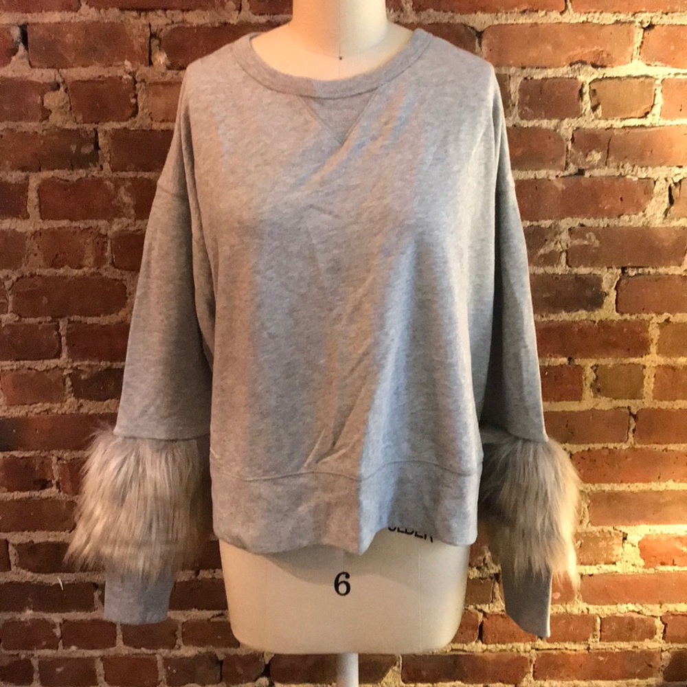 Gap Gray Sweatshirt with Faux Fur cuff